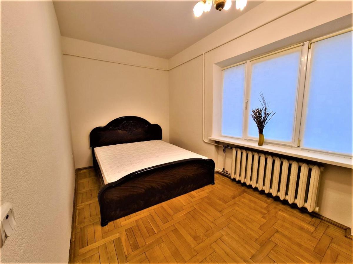 82-Avenue Apartment Tjernivtsi Exteriör bild